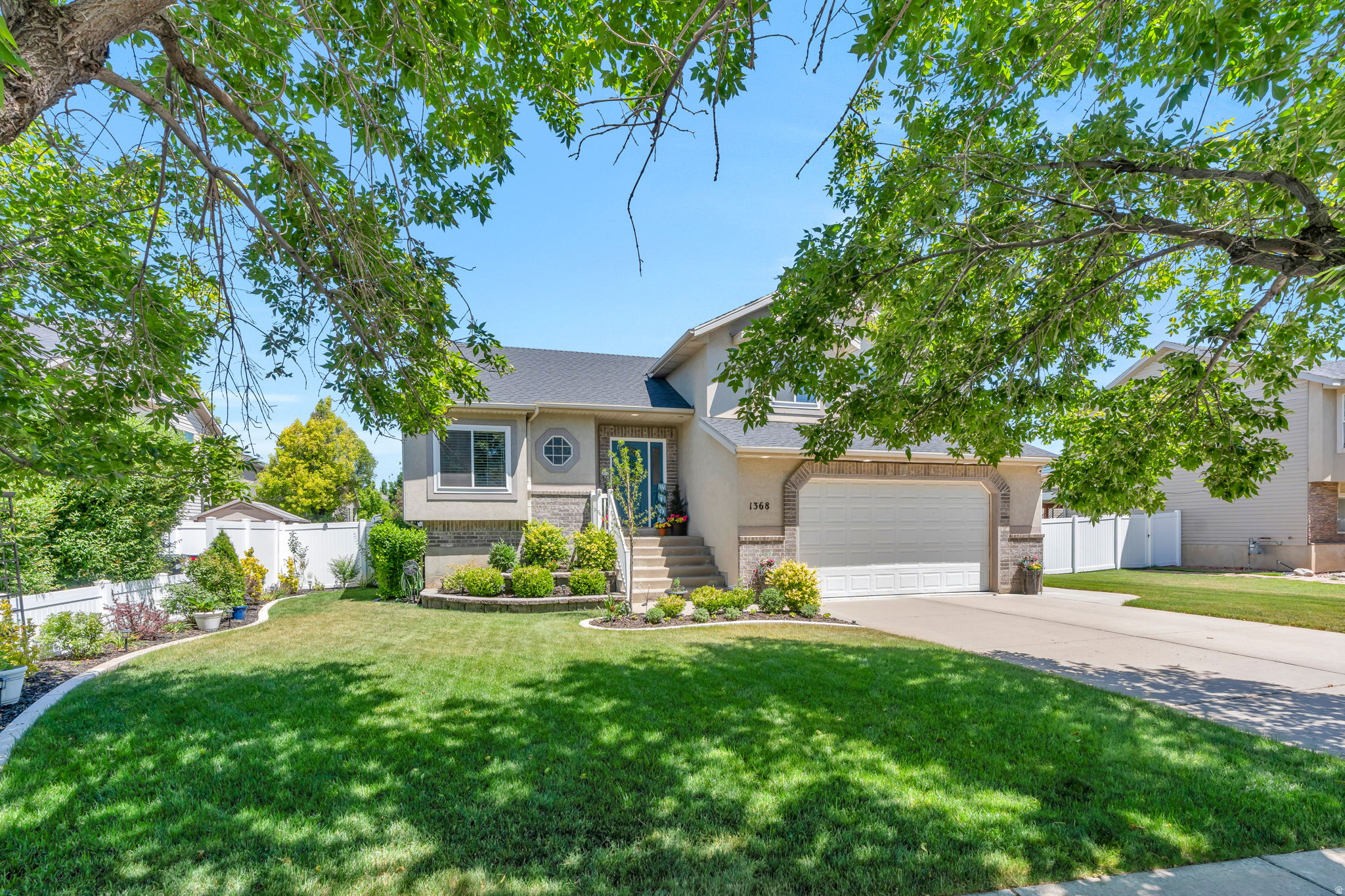 FIELD CREST - Residential