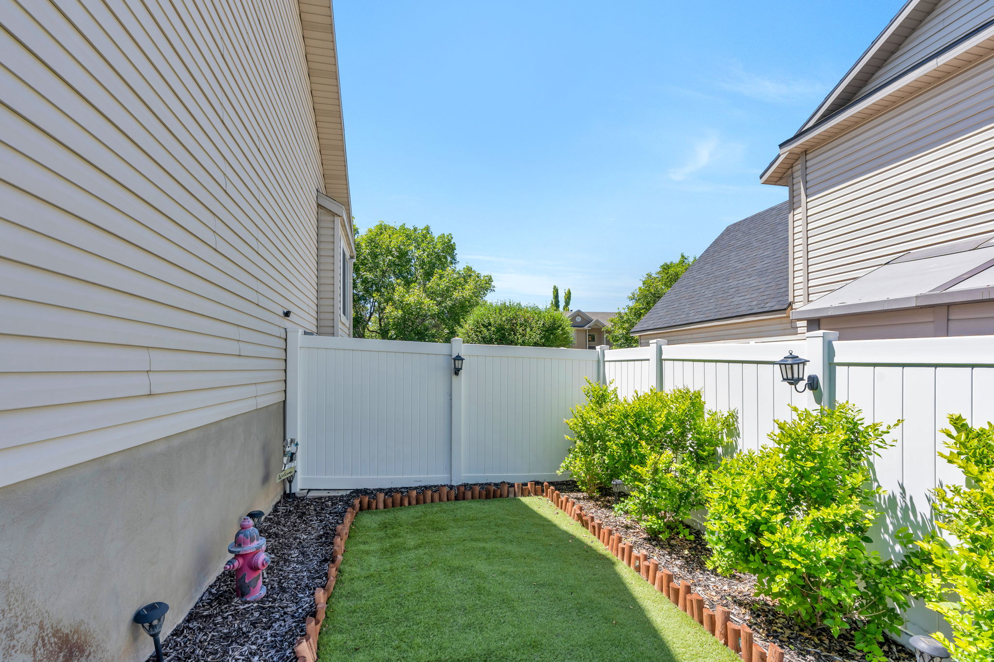 FIELD CREST - Residential