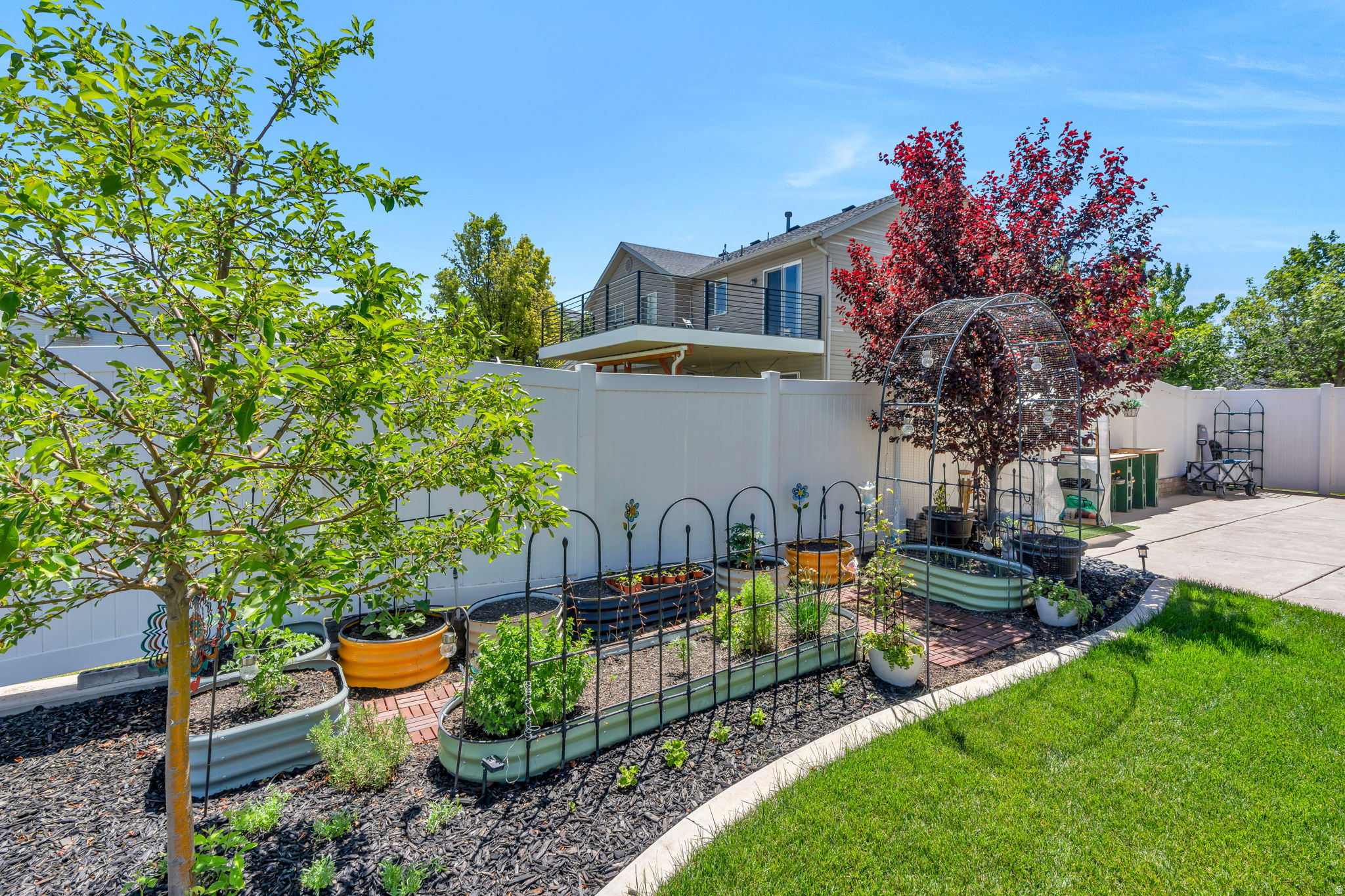 FIELD CREST - Residential