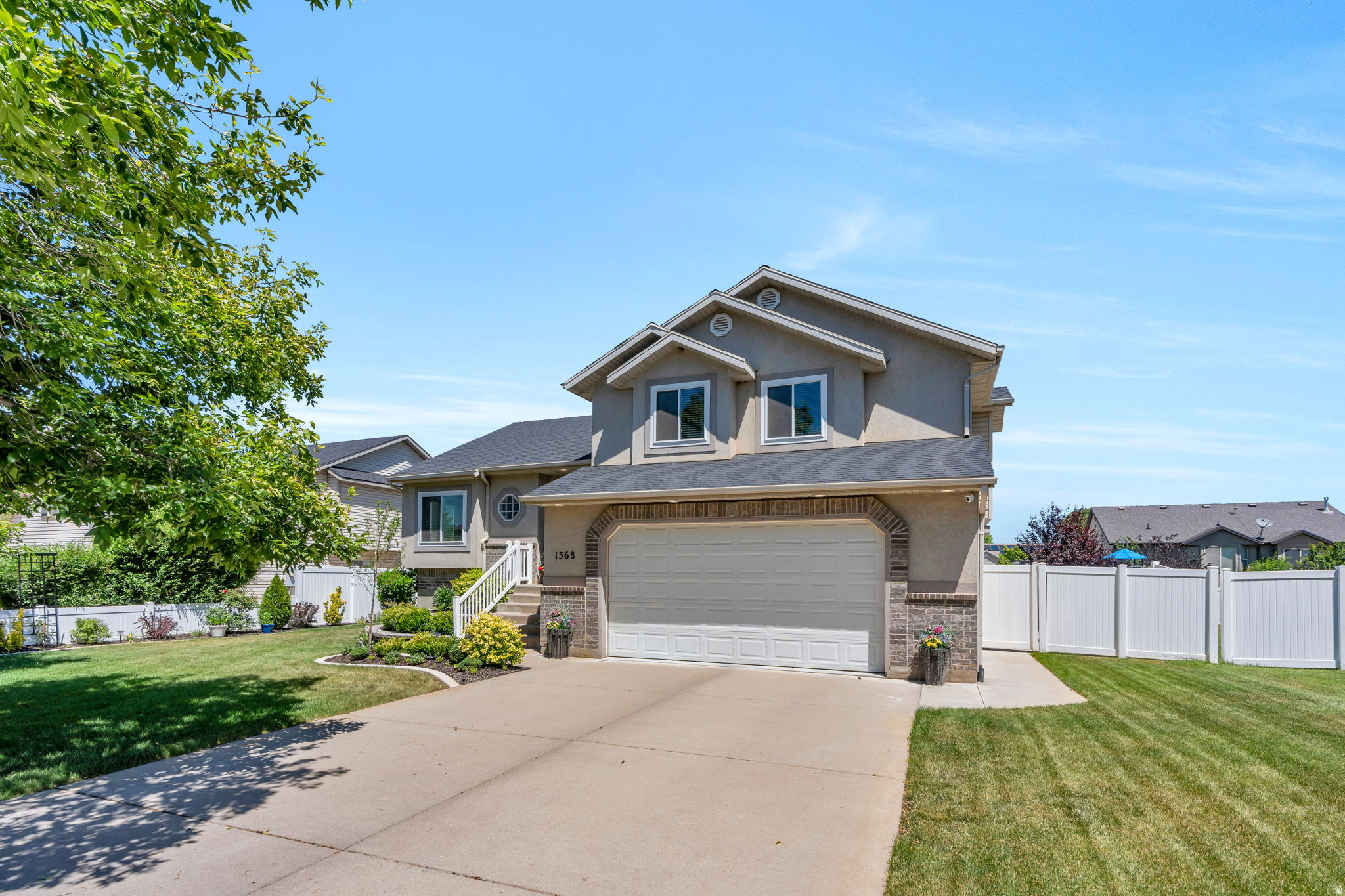 FIELD CREST - Residential