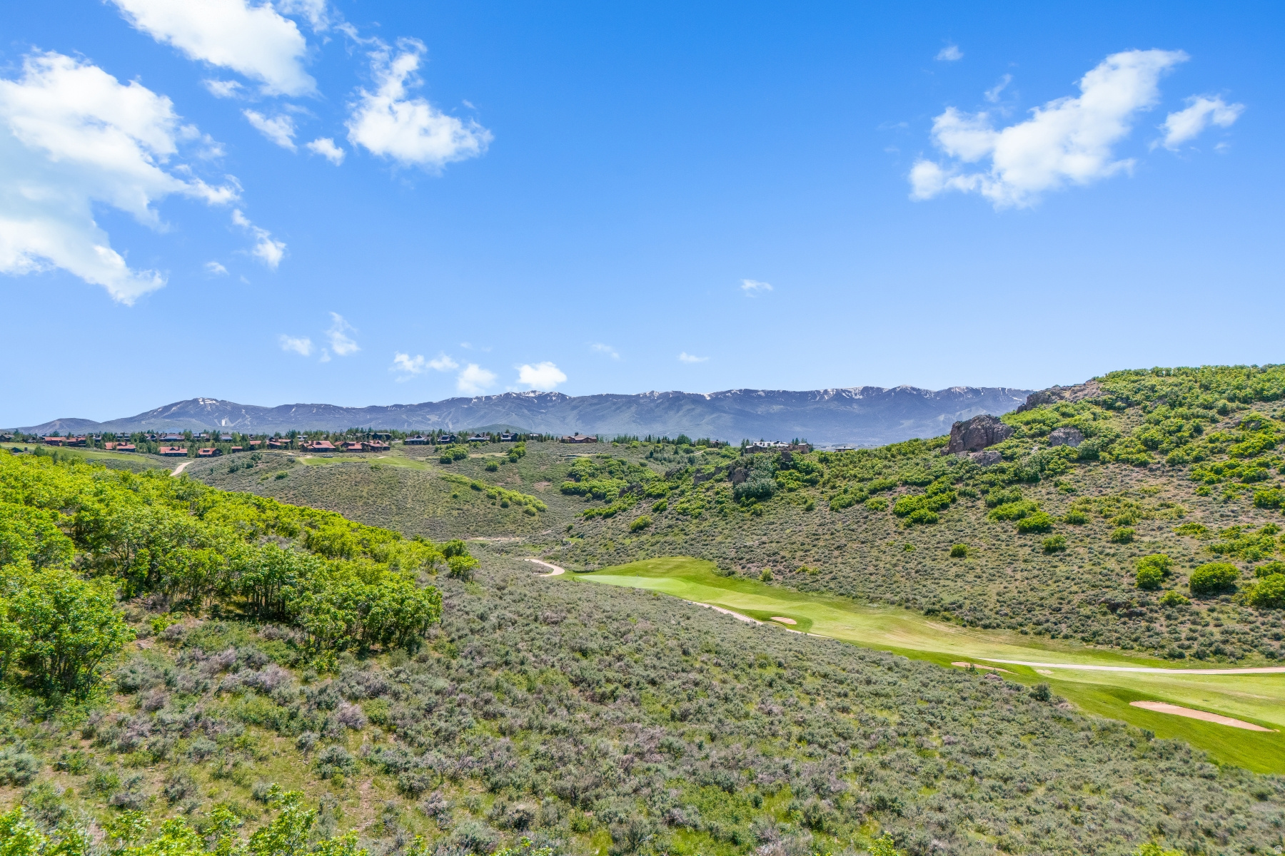 The Best Pinnacle Homesite inside Promontory -- Welcome to Pinnacle at Promontory. This premium 4.35 acre Pinnacle homesite checks all the boxes for the family looking to build a premiere luxury home with unobstructed views of Deer Valley and Park City Ski Resorts. Set apart not only by private gates and striking geography, but also set apart by design. Perfectly situated at the tip of the Daydream cul-de-sac in the ultra-exclusive gated Pinnacle of the private Promontory community. This homesite also has an available Full Golf Membership.