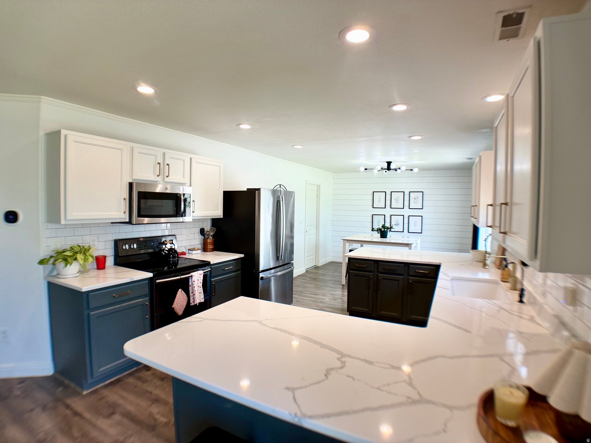 JORDAN WILLOWS - Residential