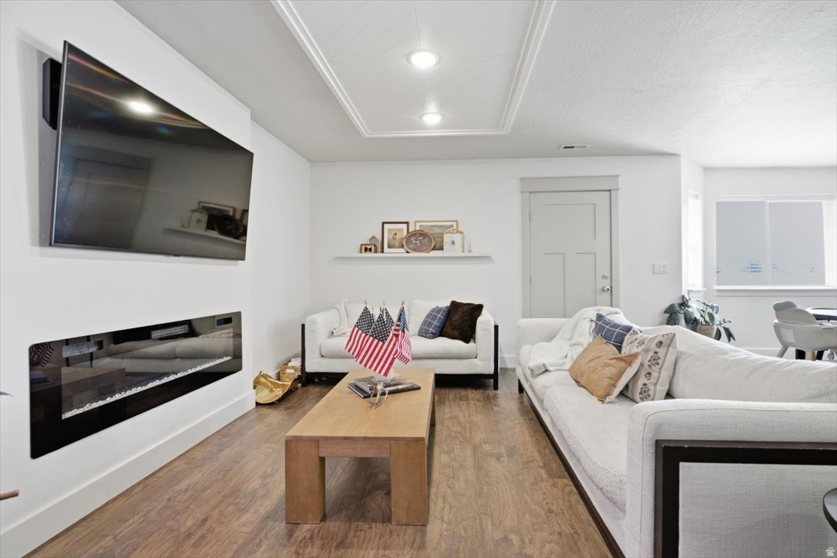 GREEN MEADOW VILLAS - Residential