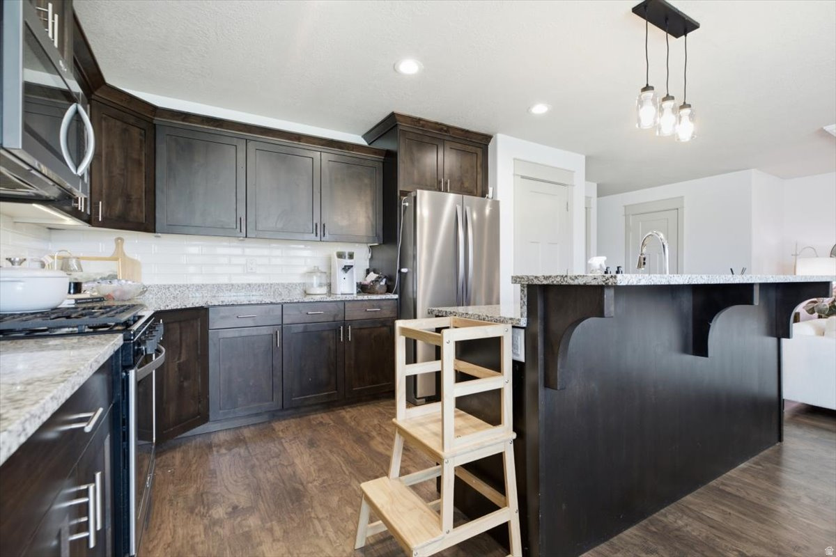 GREEN MEADOW VILLAS - Residential