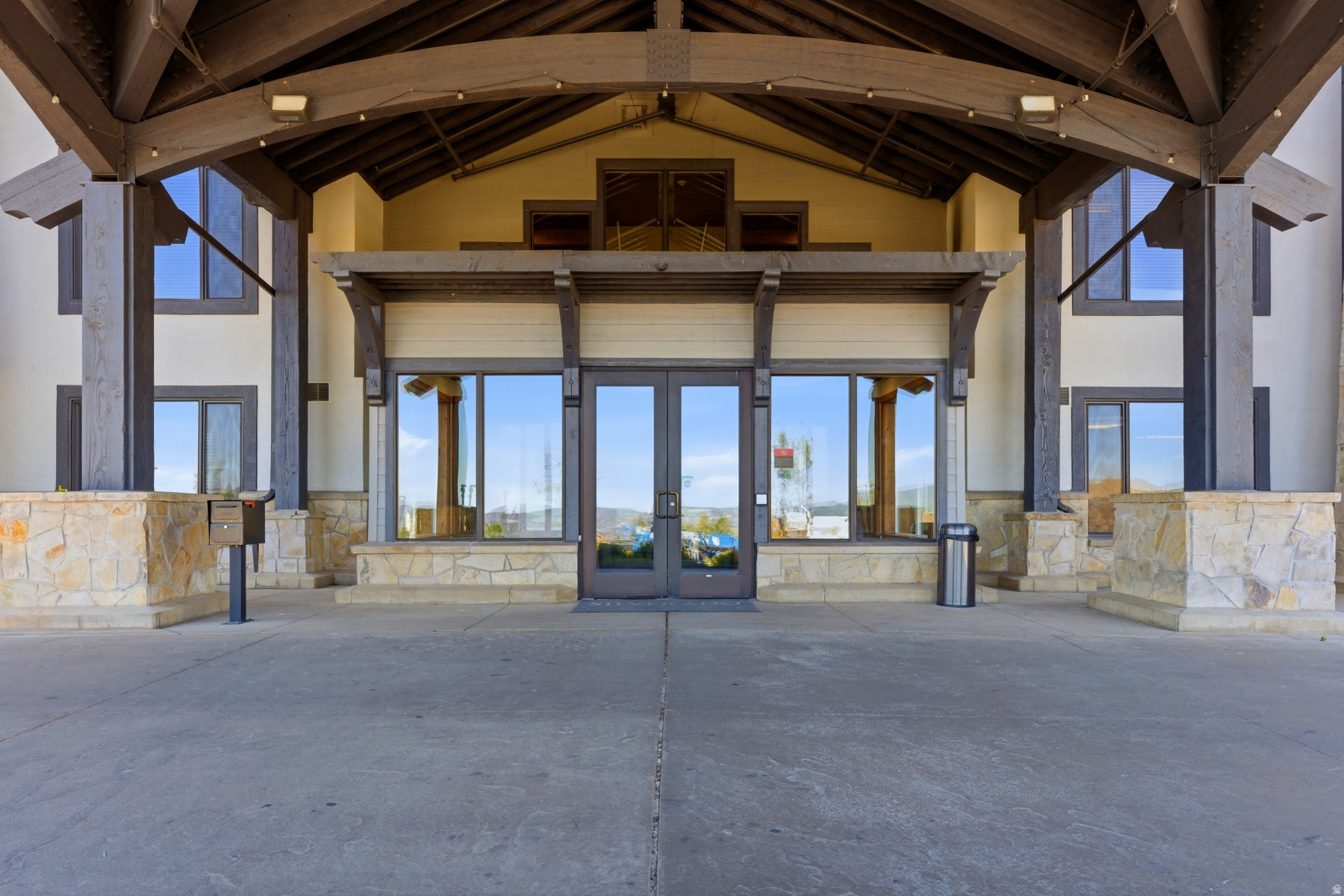 SILVERADO LODGE CONDOMINIUM - Residential