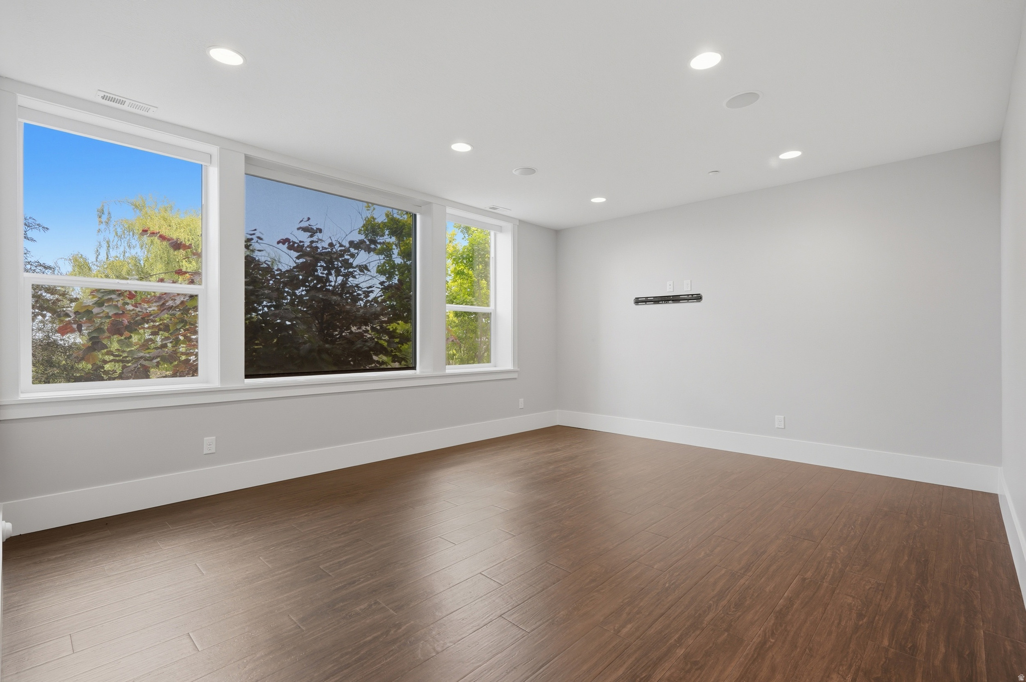 LOOKOUT RIDGE - Residential