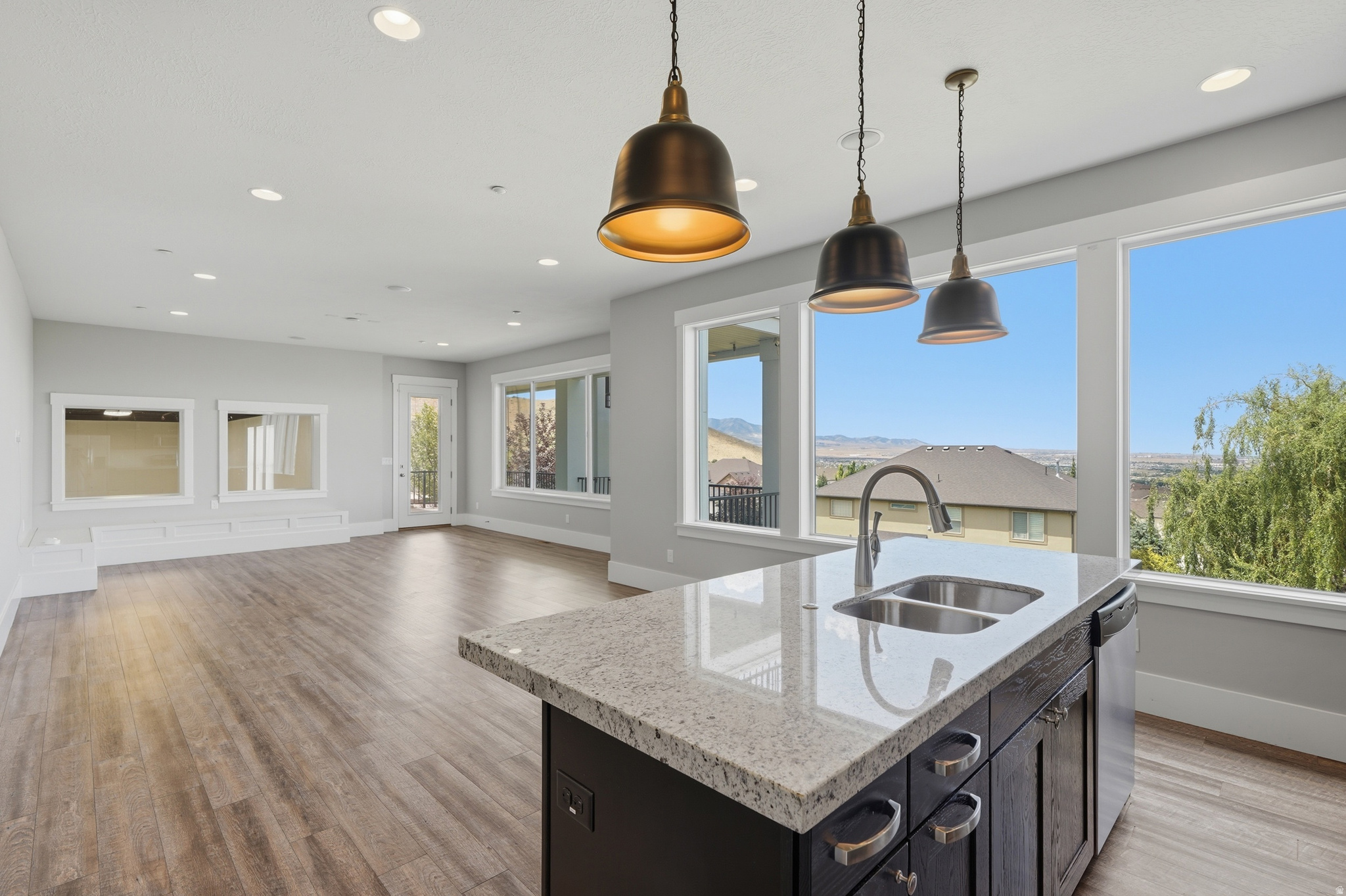 LOOKOUT RIDGE - Residential