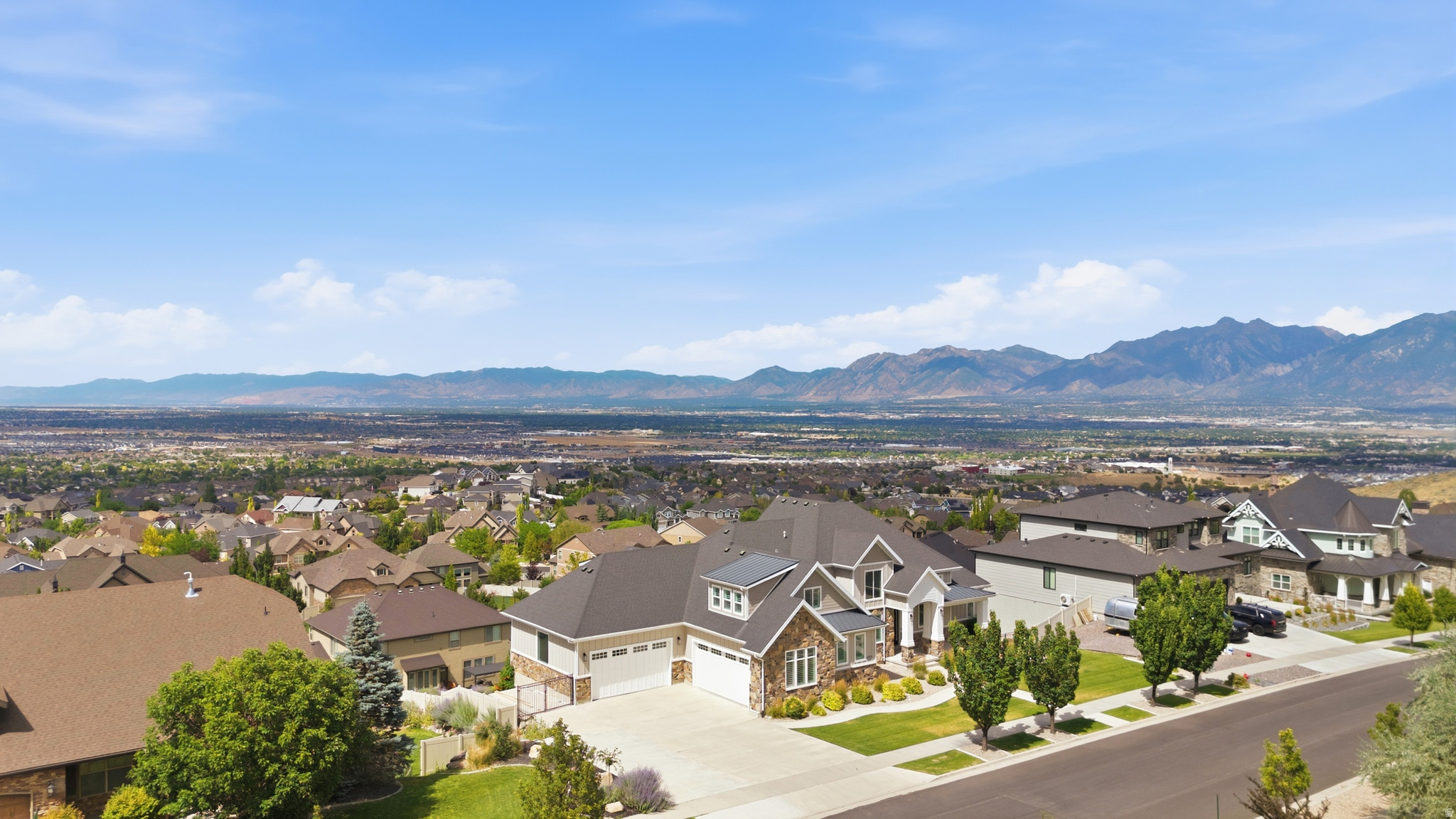 LOOKOUT RIDGE - Residential