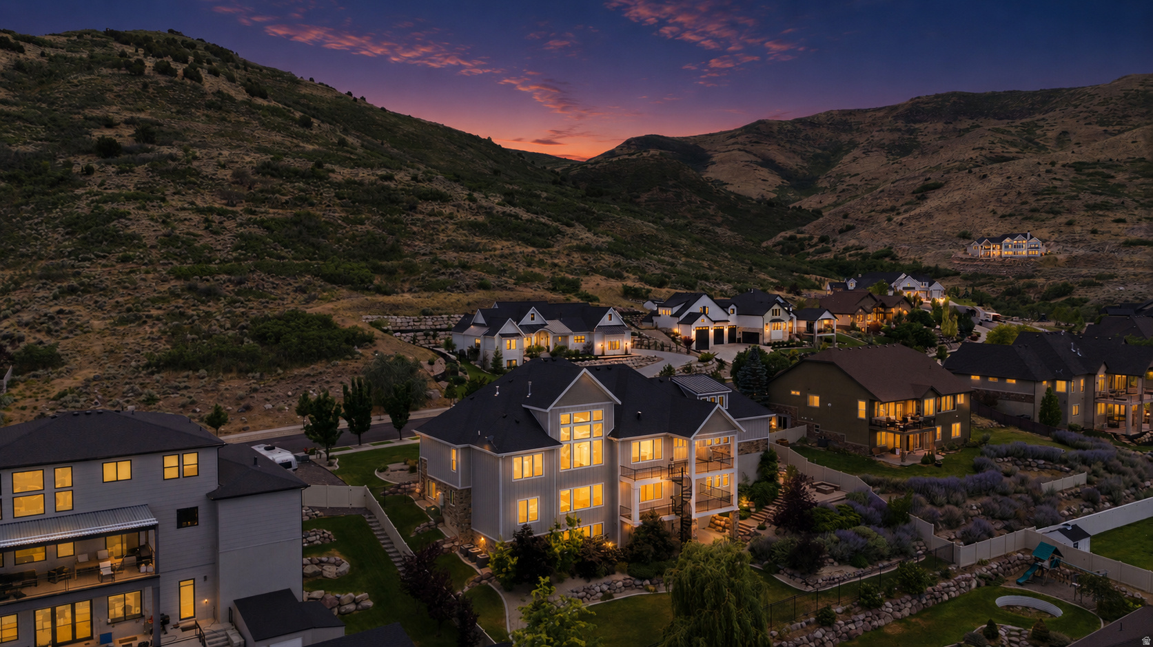 LOOKOUT RIDGE - Residential