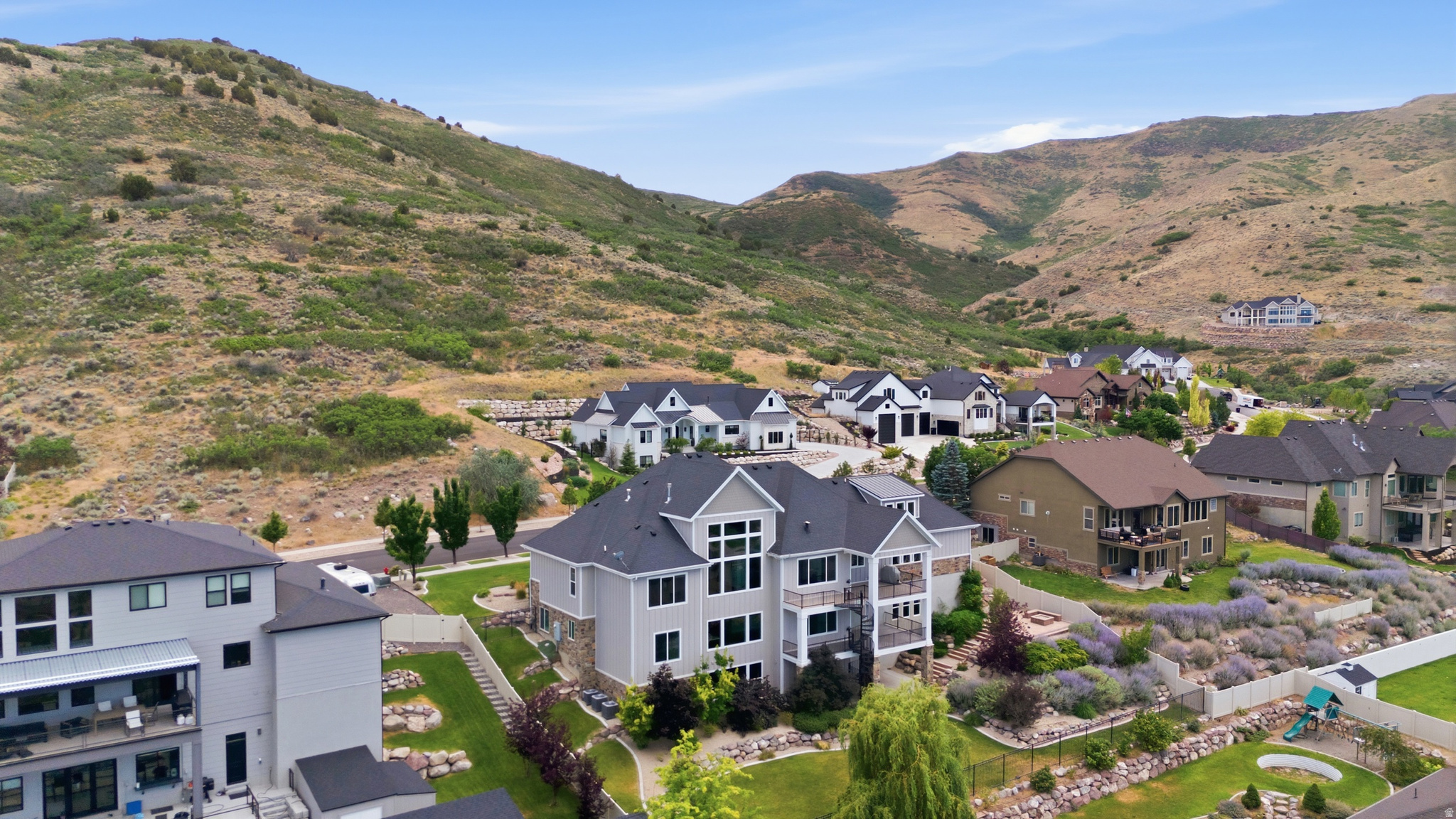 LOOKOUT RIDGE - Residential