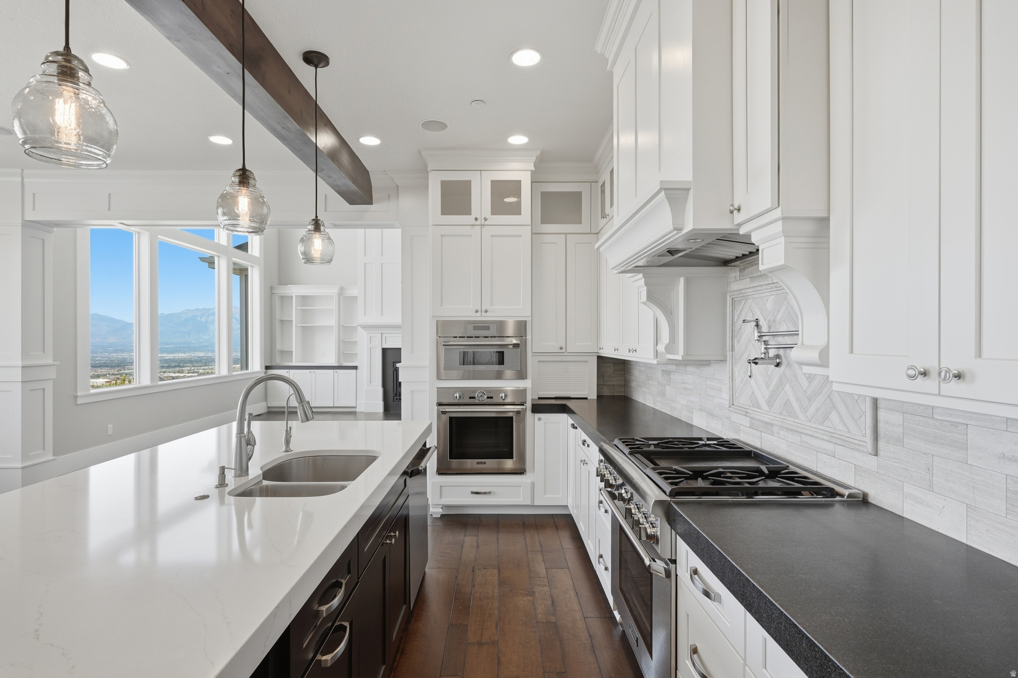 LOOKOUT RIDGE - Residential