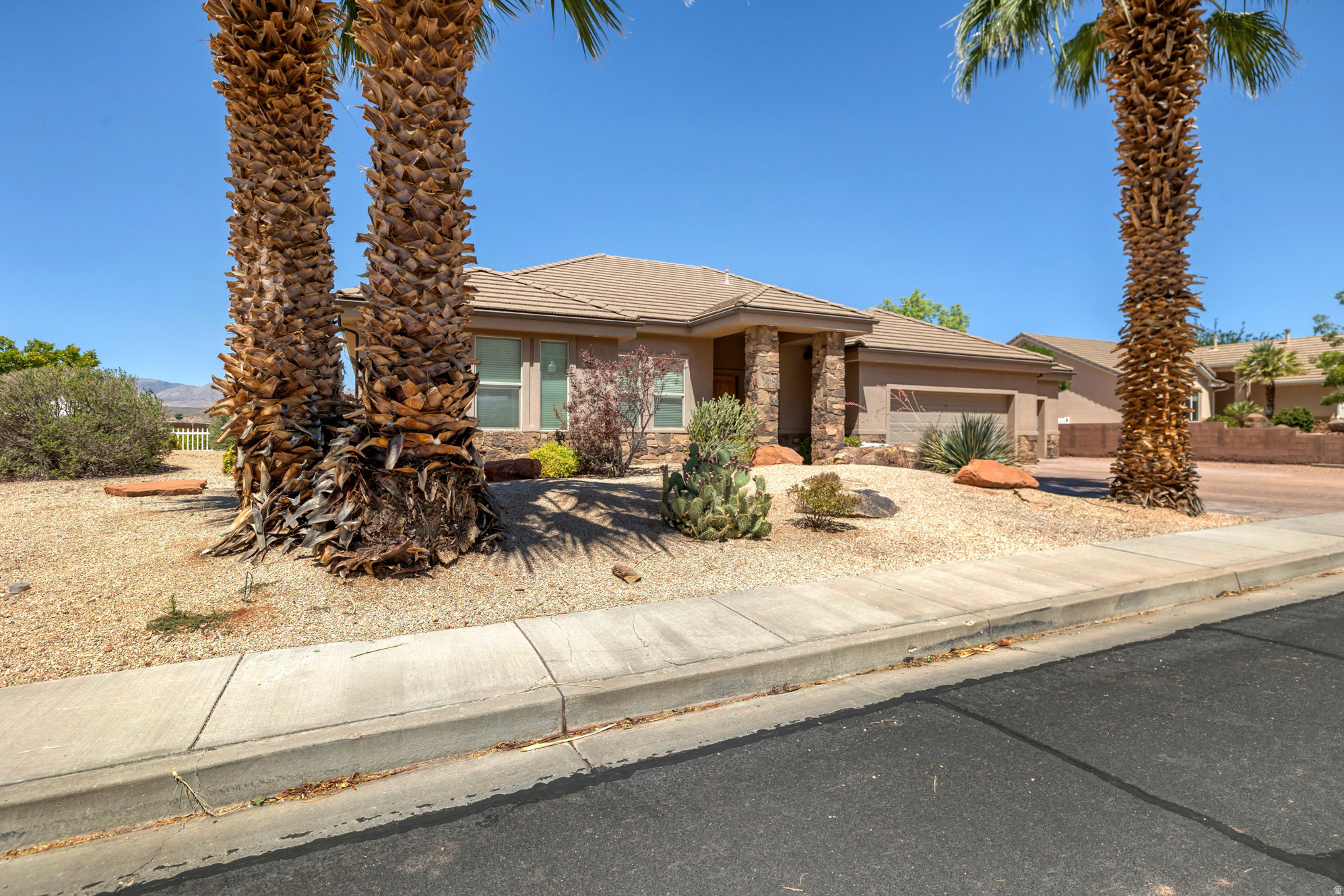 SHADOW MOUNTAIN 8 - Residential