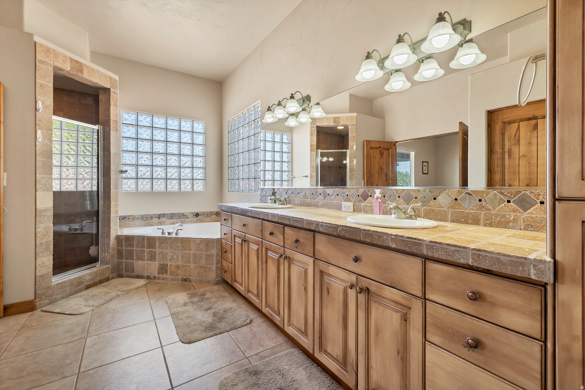 SHADOW MOUNTAIN 8 - Residential