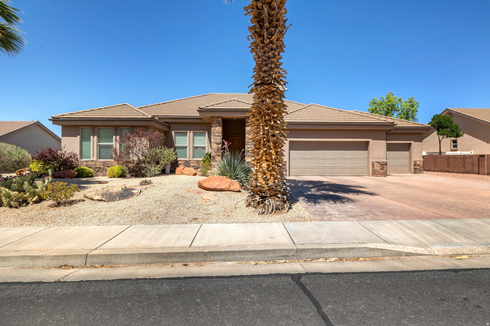 SHADOW MOUNTAIN 8 - Residential