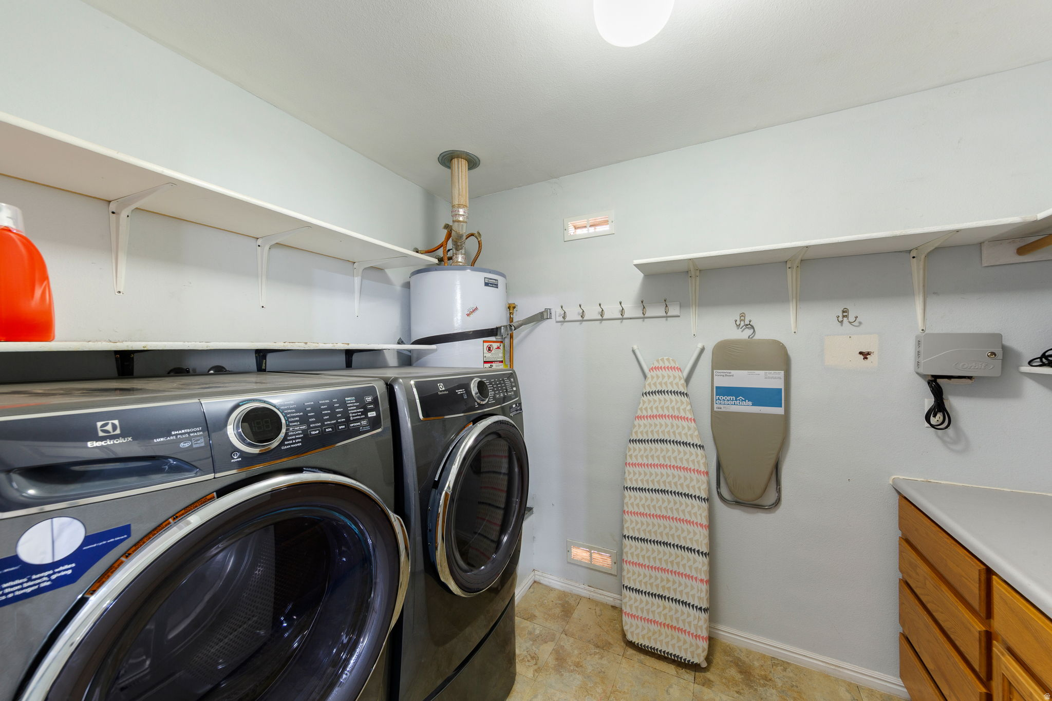 SPRING HILL EST - Residential
