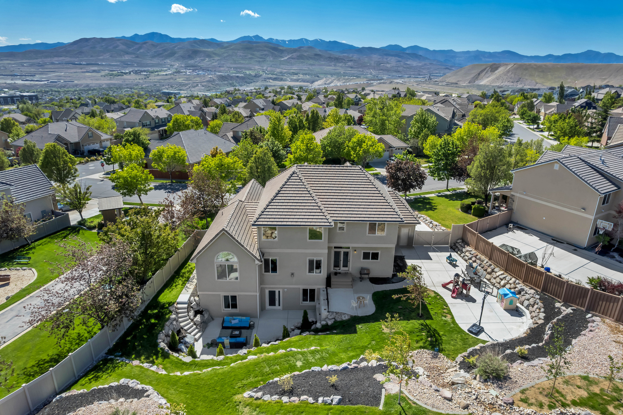 TRAVERSE MOUNTAIN - Residential