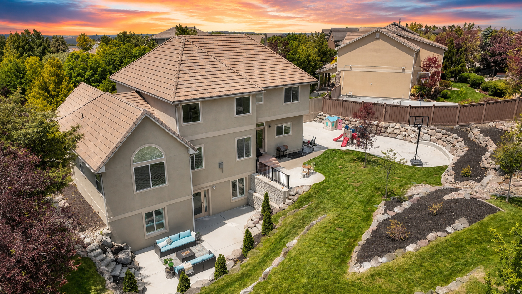 TRAVERSE MOUNTAIN - Residential