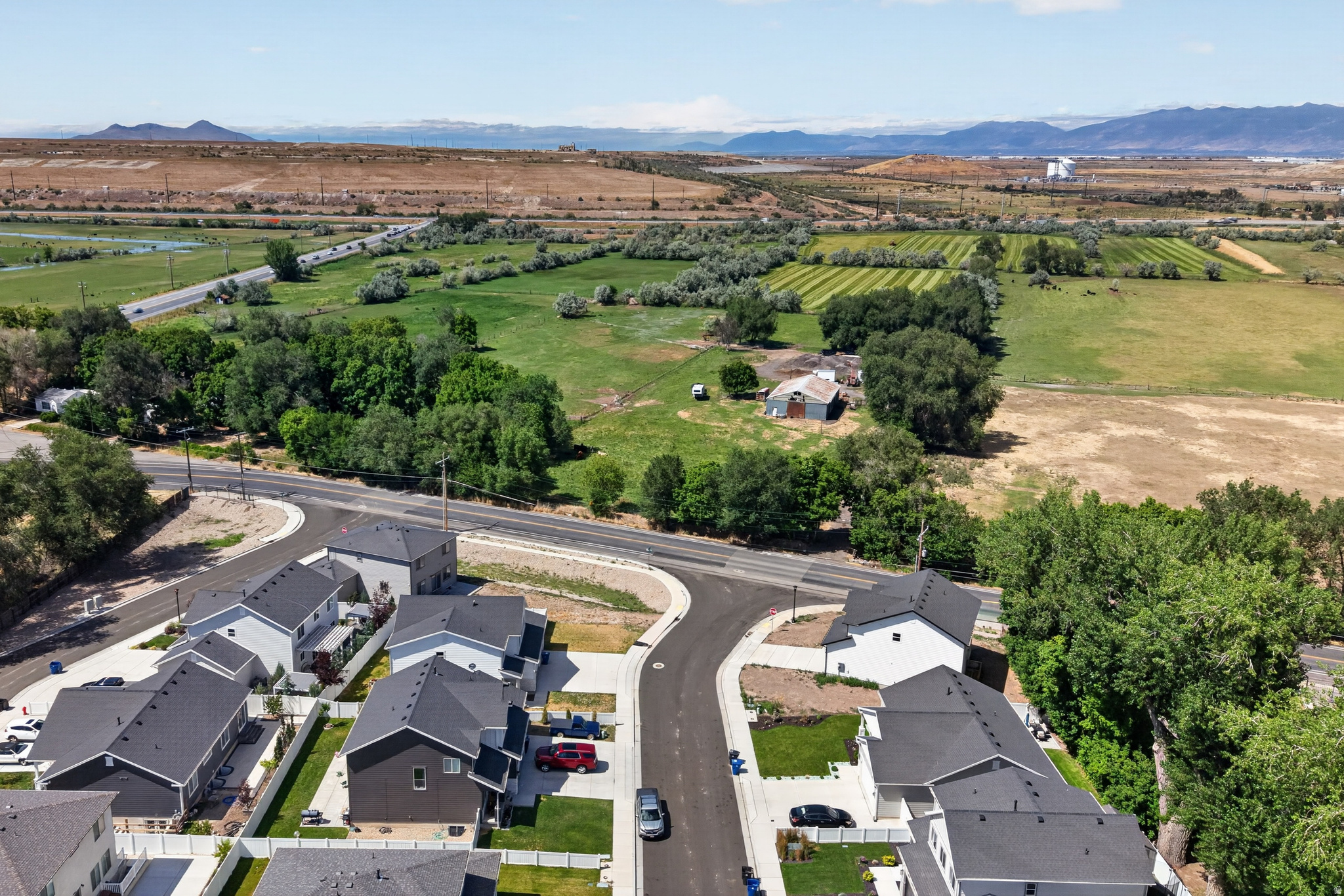 DIXON DOWNS - Residential