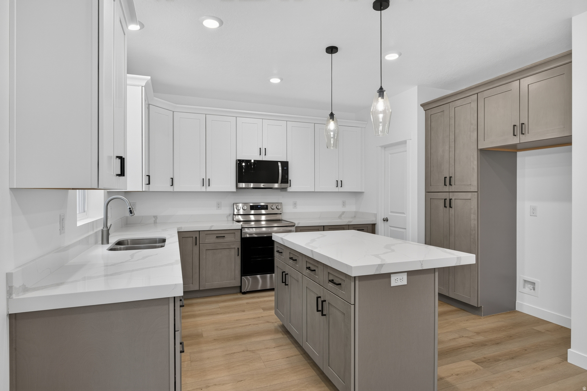 DIXON DOWNS - Residential