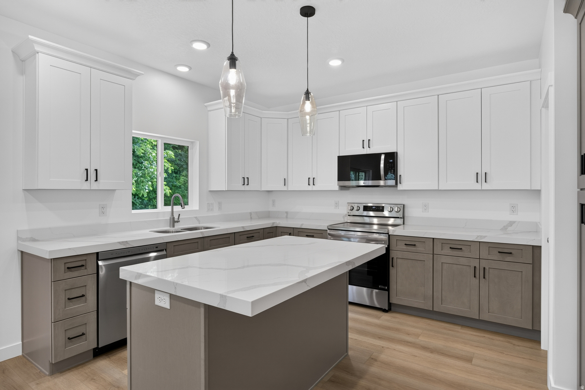 DIXON DOWNS - Residential