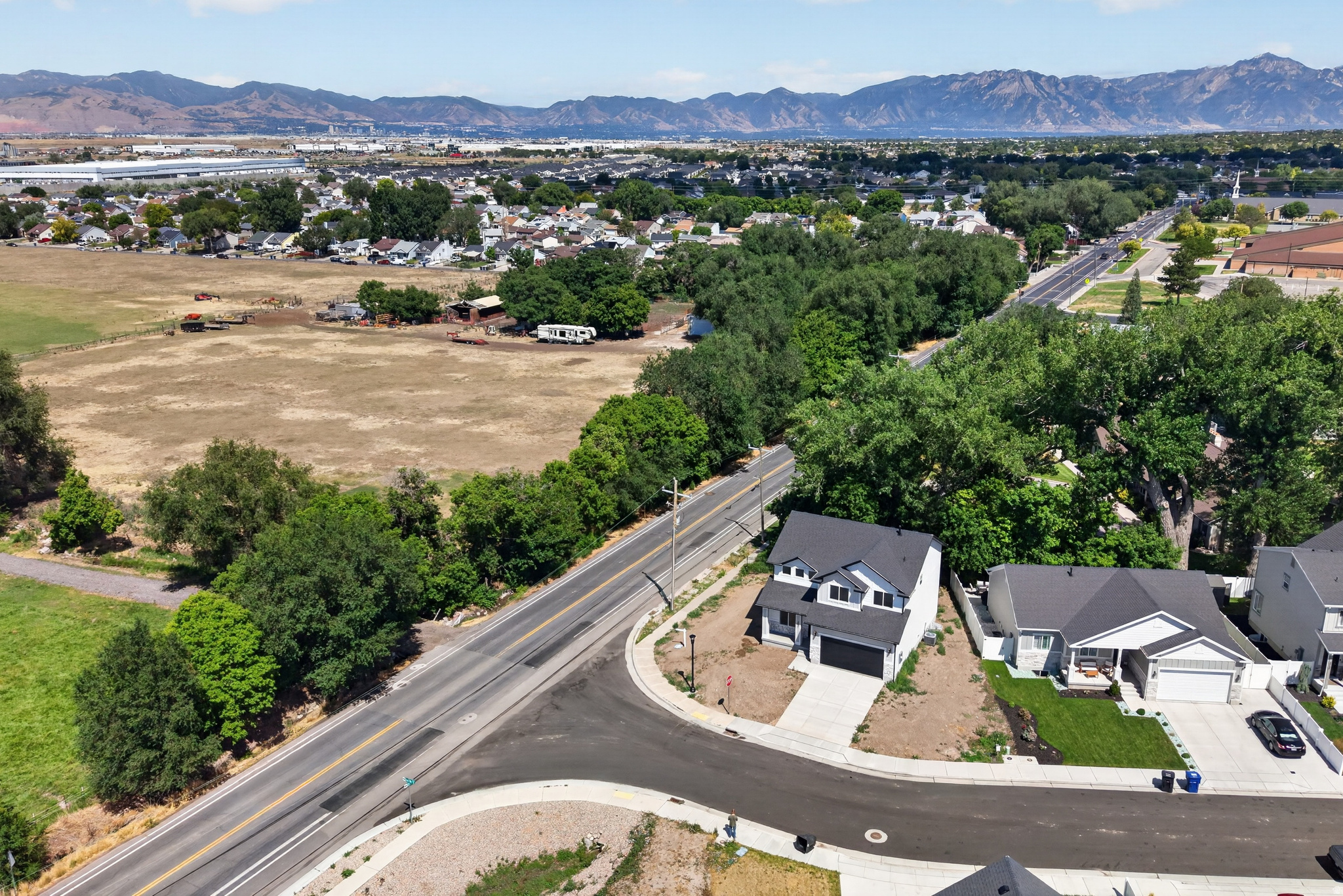 DIXON DOWNS - Residential