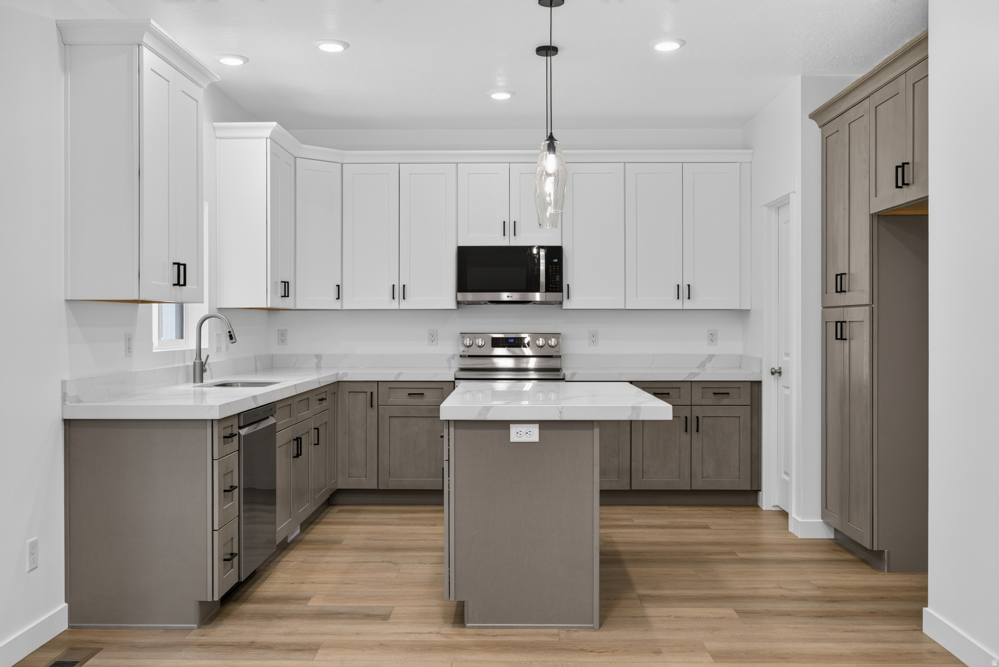 DIXON DOWNS - Residential