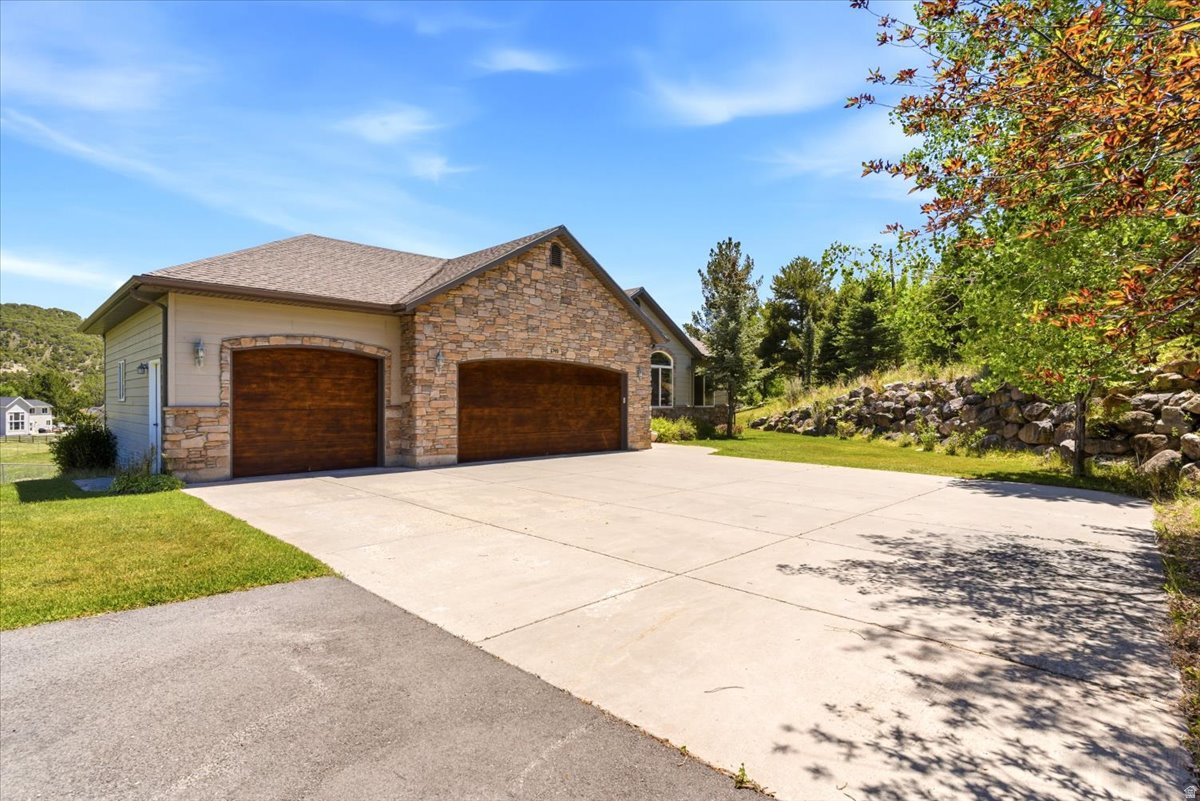 NORTH SUMMIT - Residential