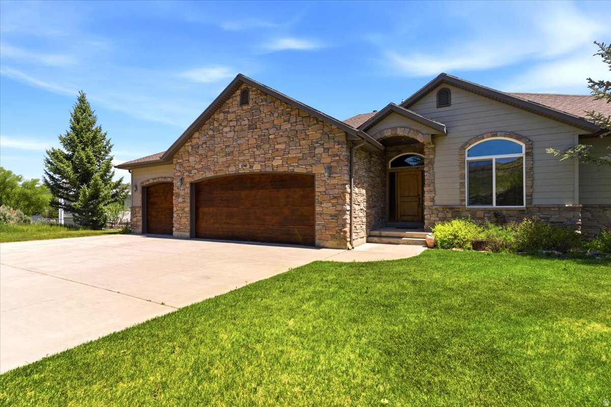 NORTH SUMMIT - Residential