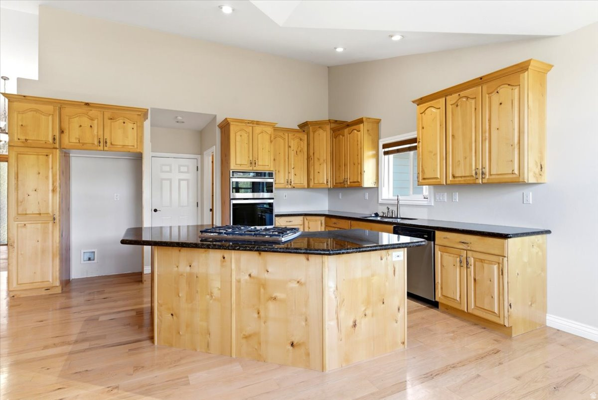 NORTH SUMMIT - Residential