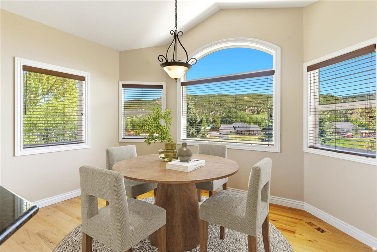 NORTH SUMMIT - Residential