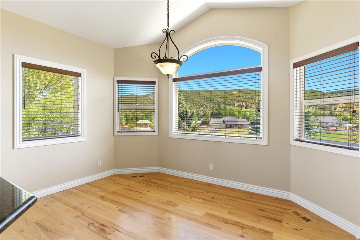 NORTH SUMMIT - Residential