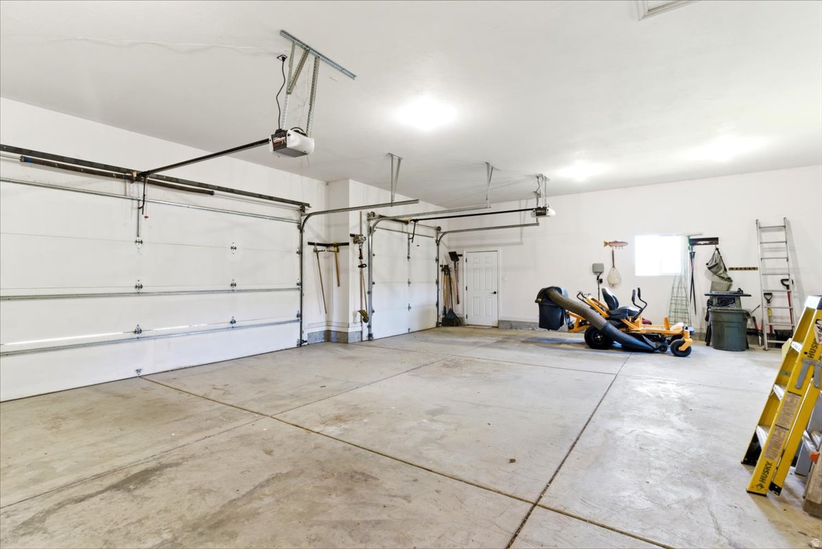 NORTH SUMMIT - Residential