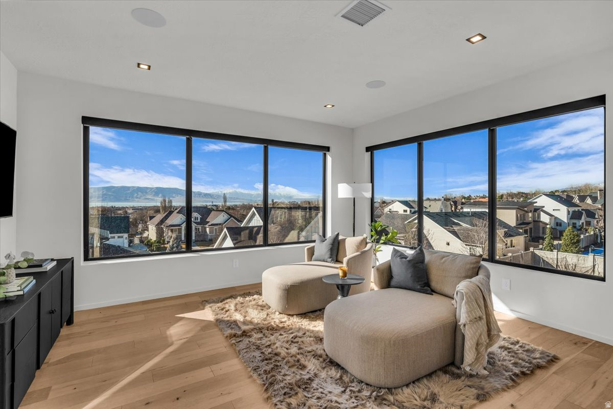 RIDGE - Residential
