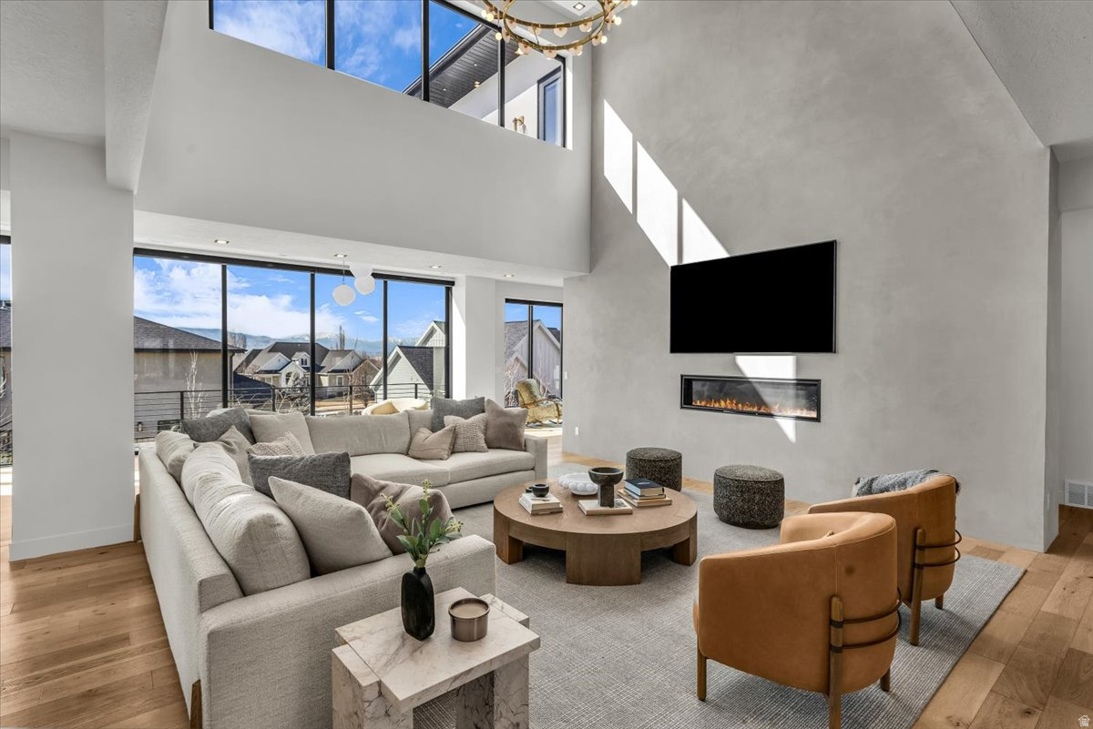RIDGE - Residential