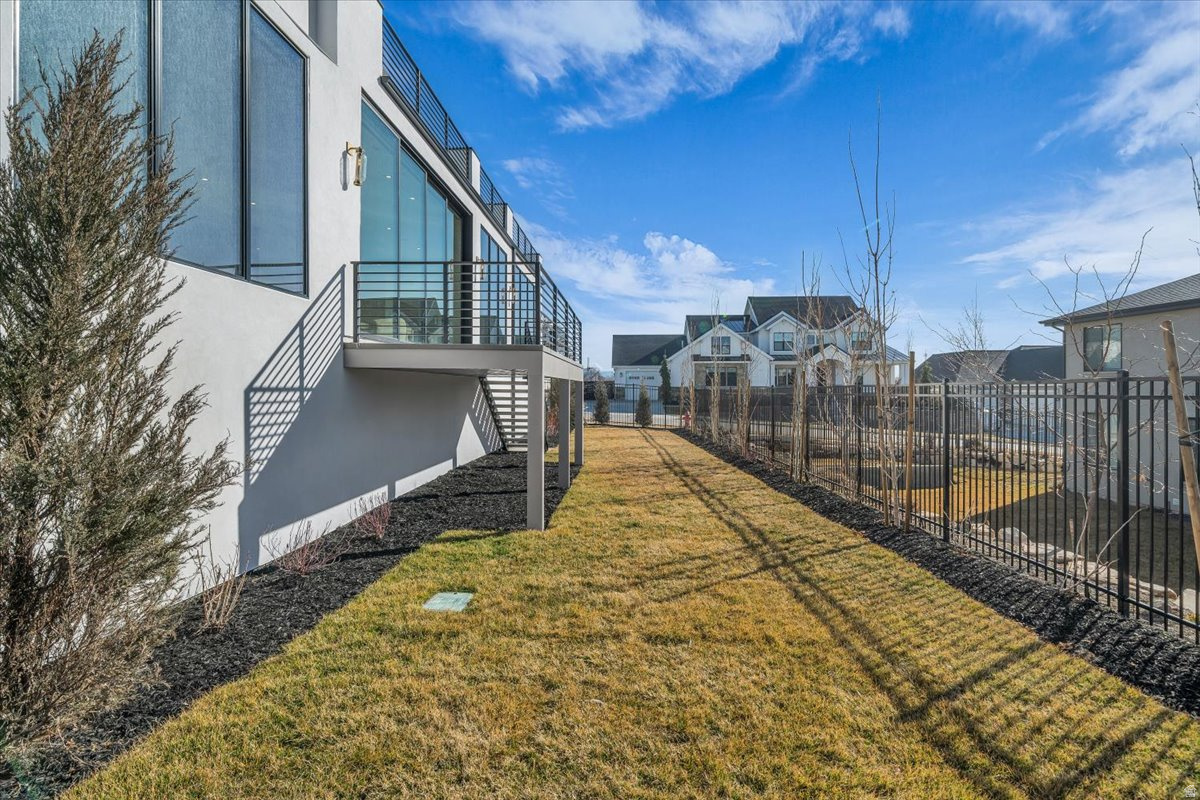RIDGE - Residential