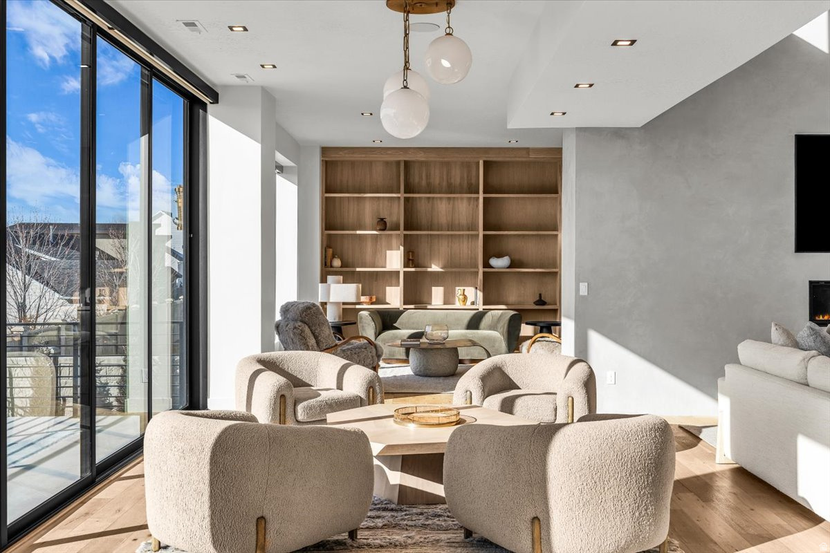 RIDGE - Residential