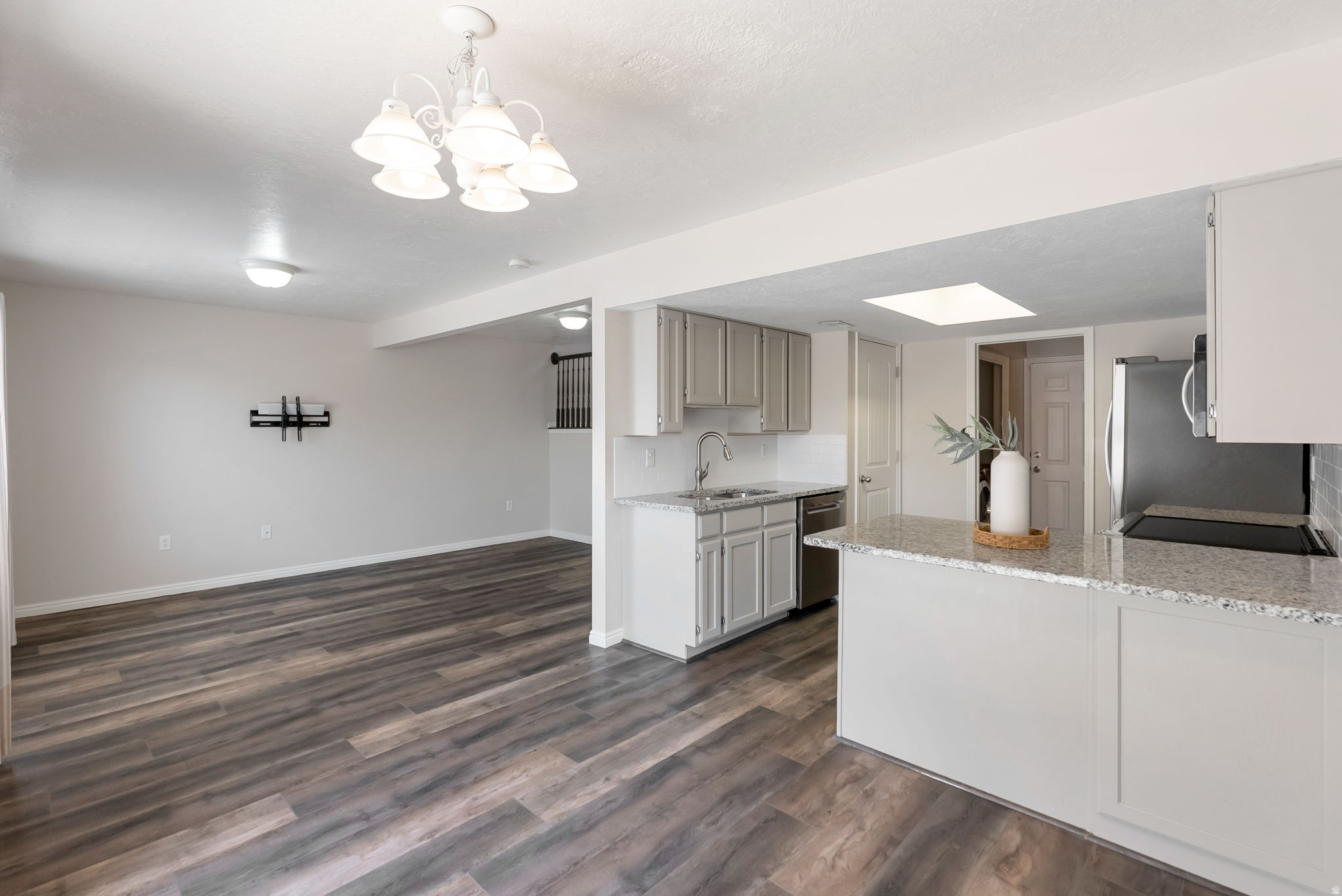 COLONIAL SPRINGS - Residential