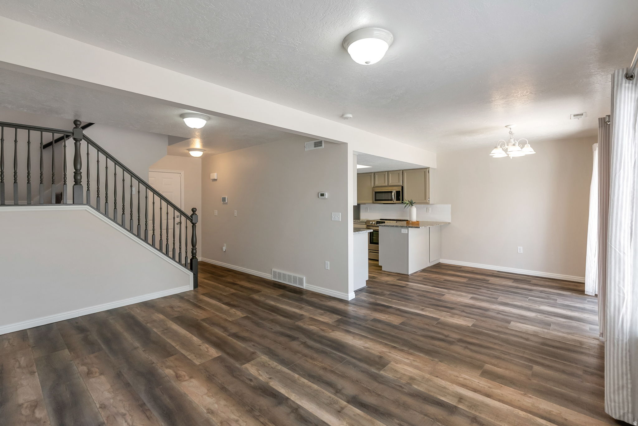 COLONIAL SPRINGS - Residential