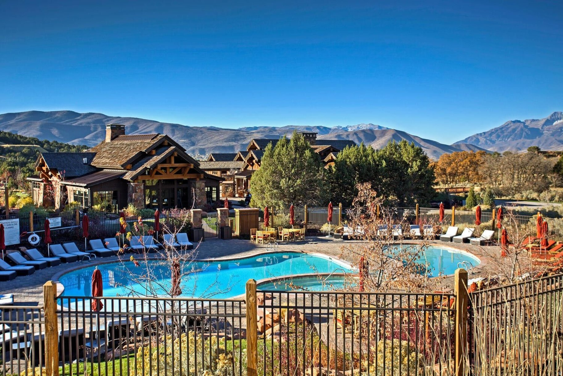 RED LEDGES - Land