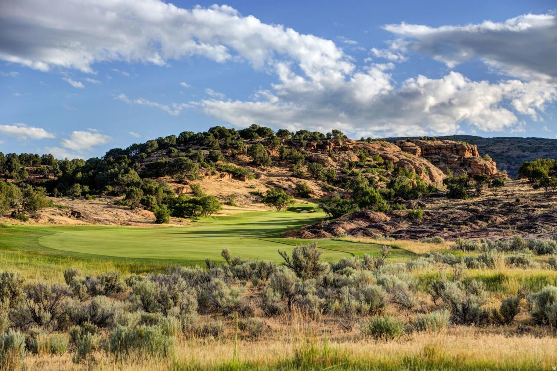 RED LEDGES - Land
