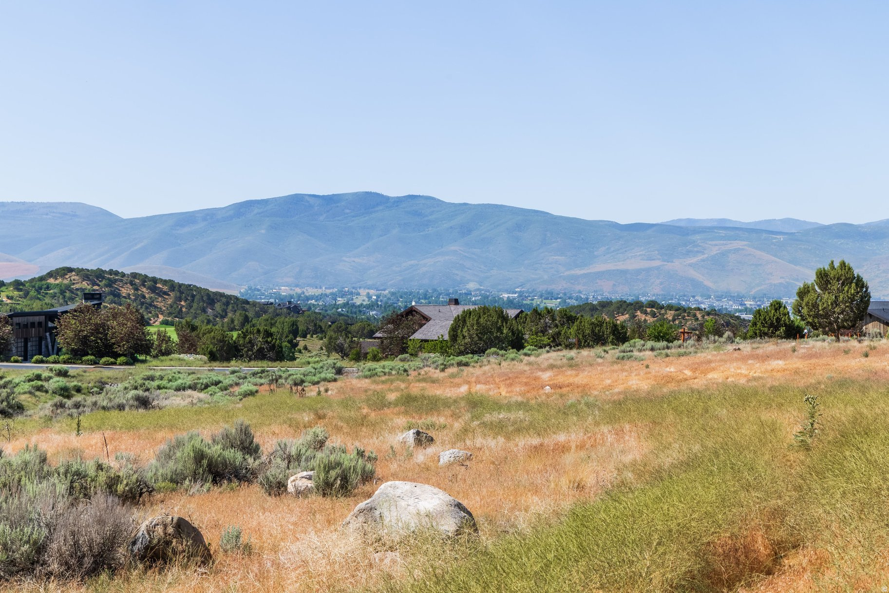 RED LEDGES - Land