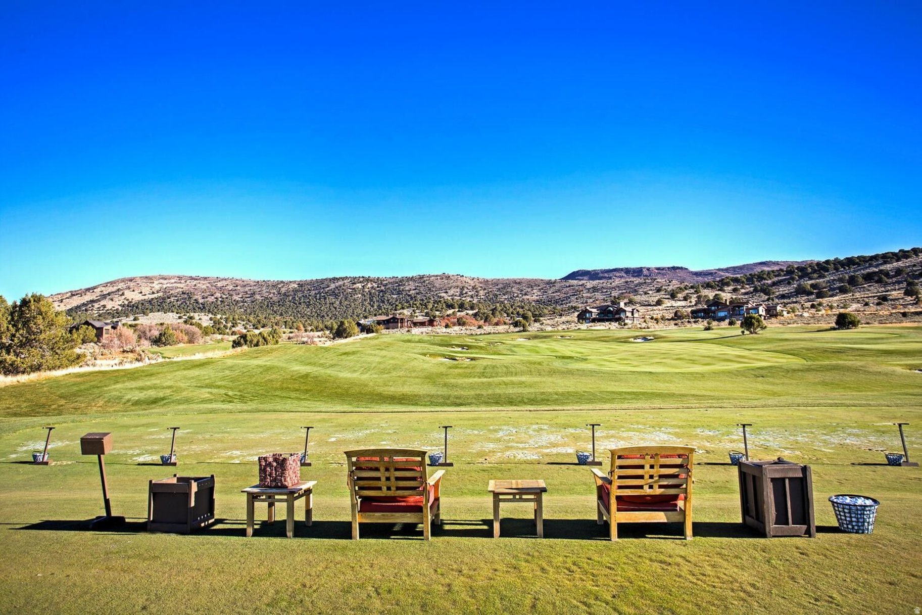 RED LEDGES - Land