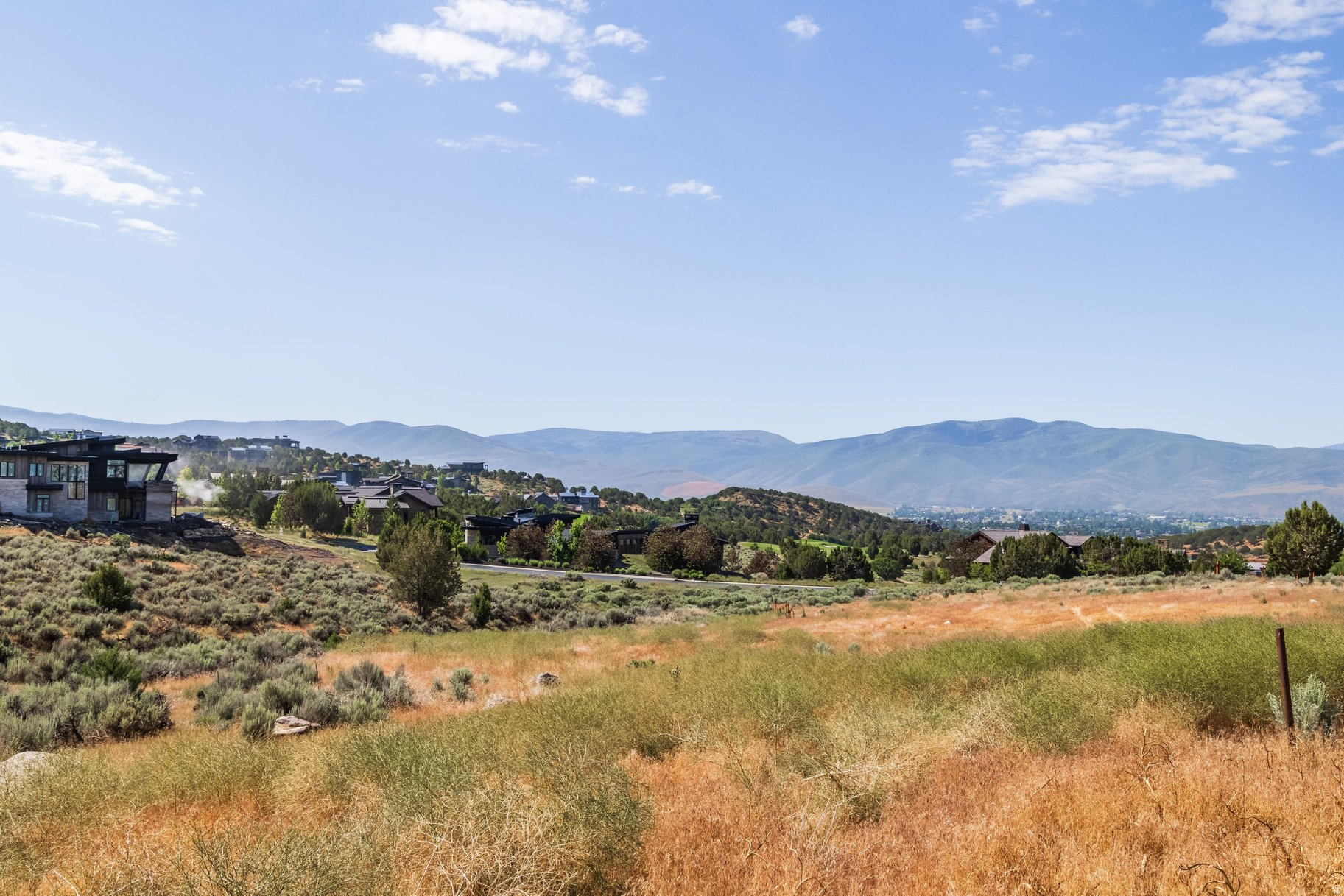 RED LEDGES - Land