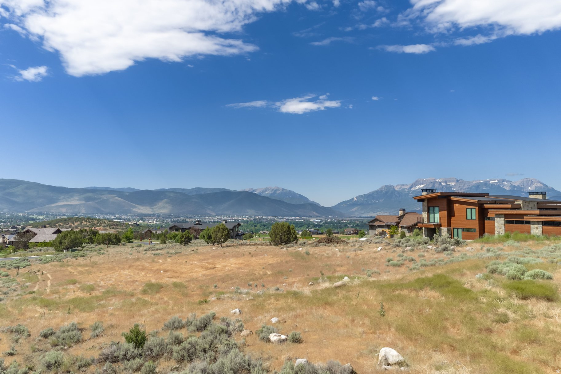 RED LEDGES - Land