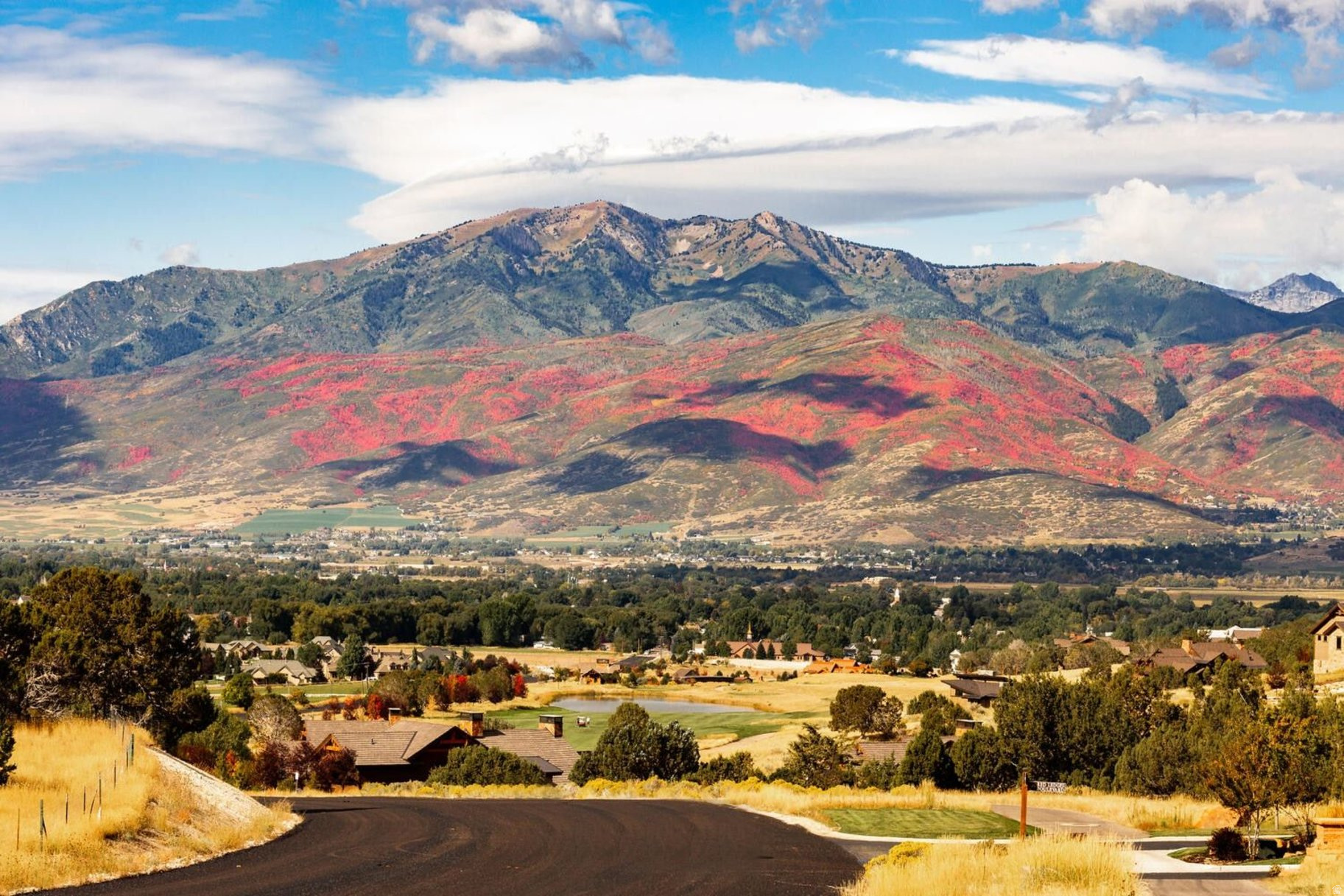 RED LEDGES - Land