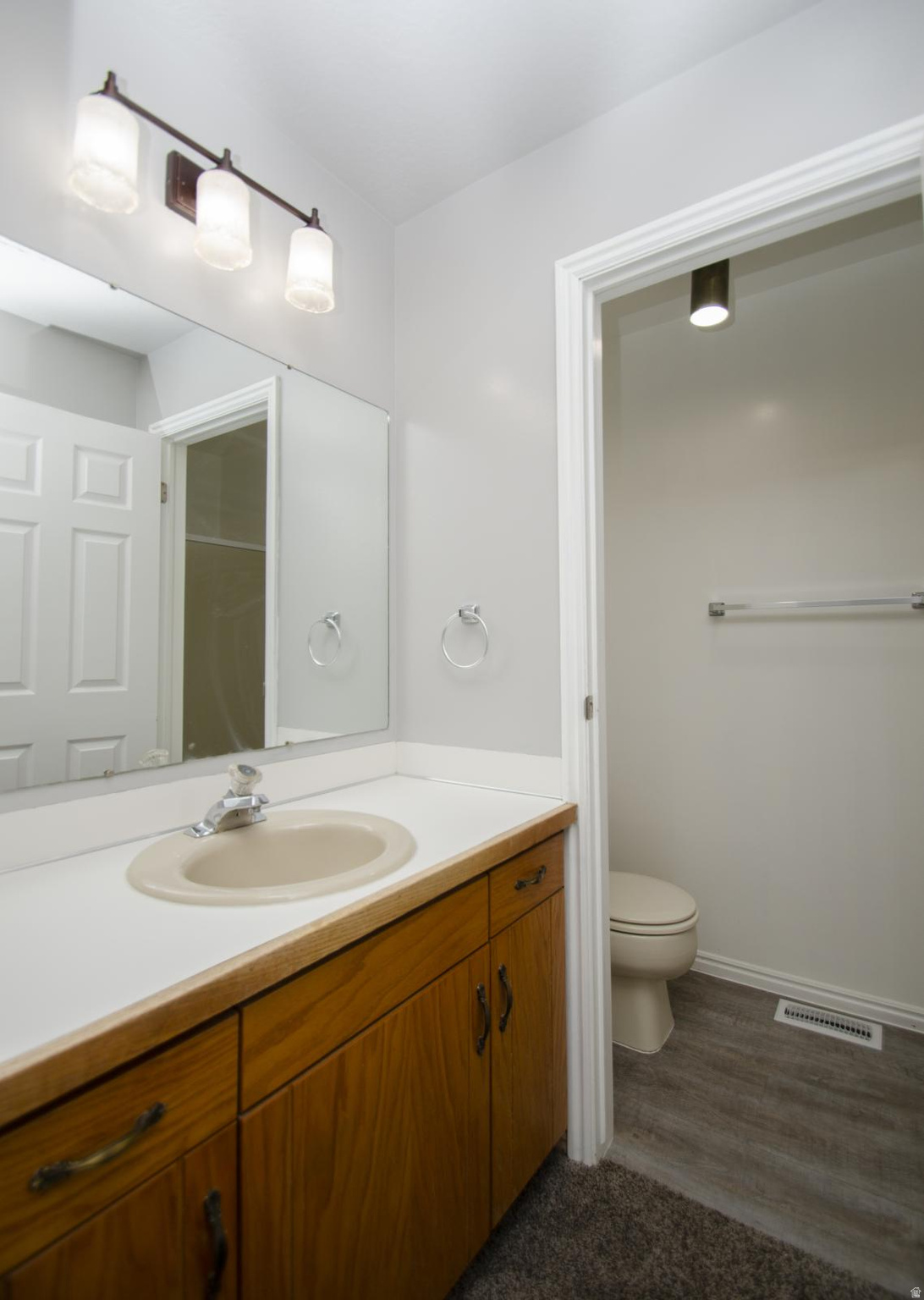 SECRET COVE CONDOMIN - Residential Lease