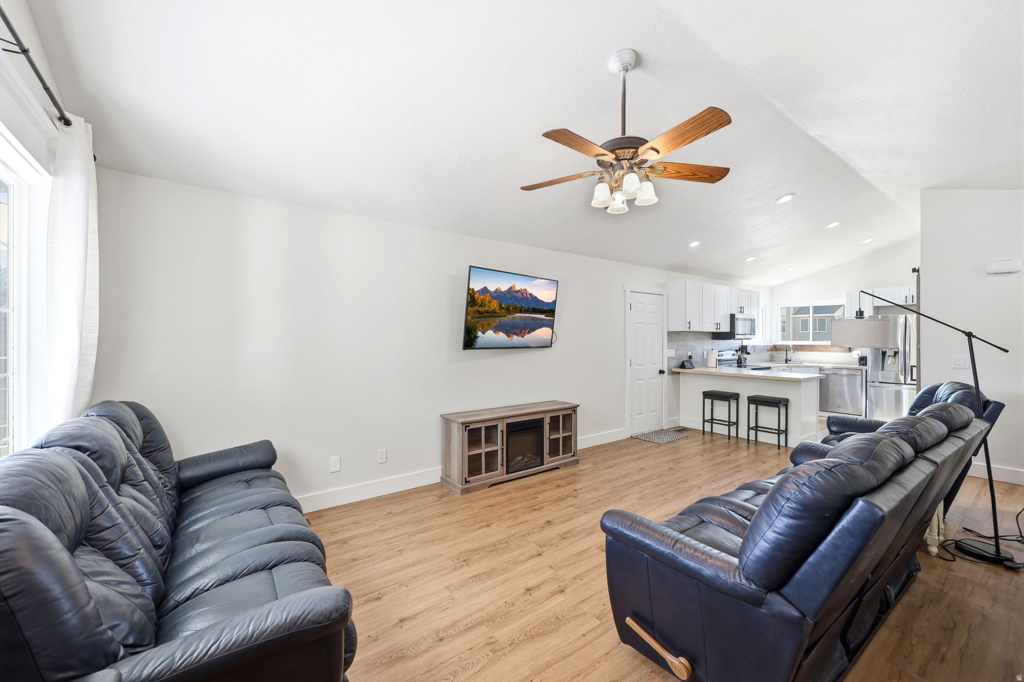 EAGLE POINT - Residential