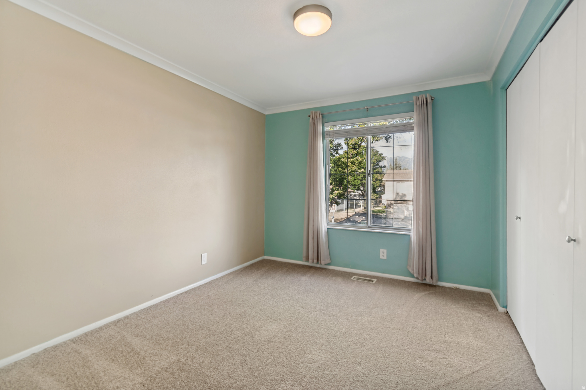 RIVERVIEW EAST - Residential