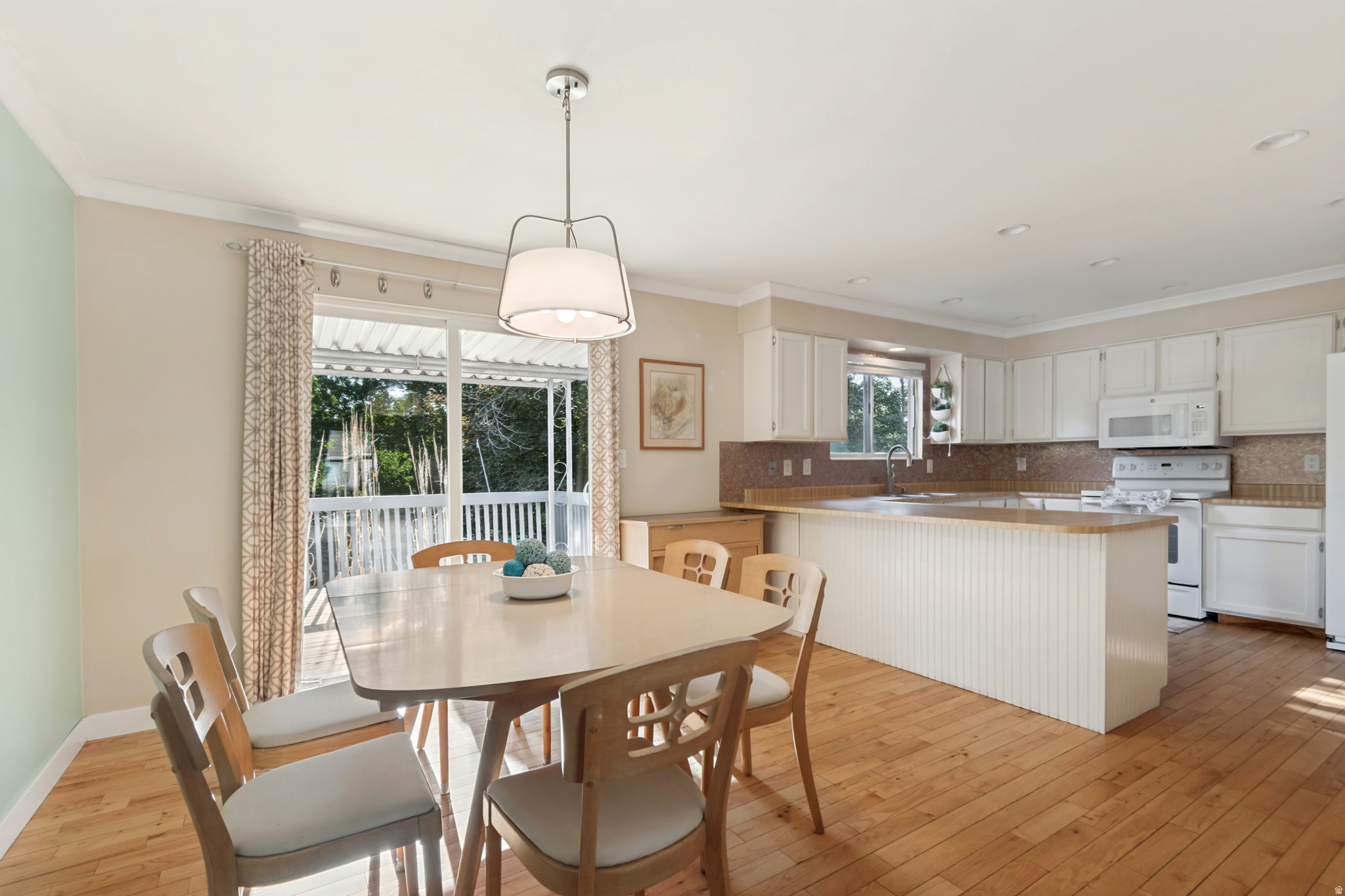 RIVERVIEW EAST - Residential