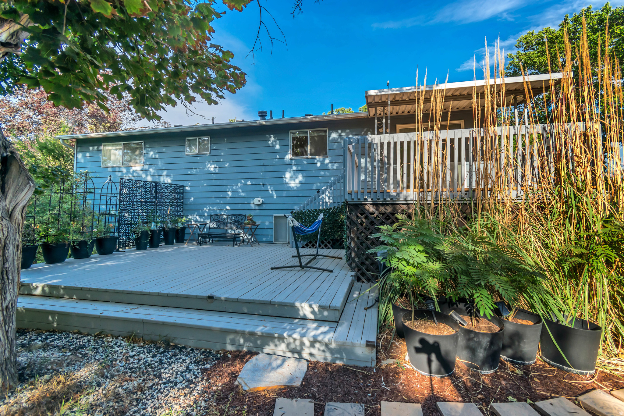 RIVERVIEW EAST - Residential